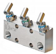 Bloc manifold ham-let